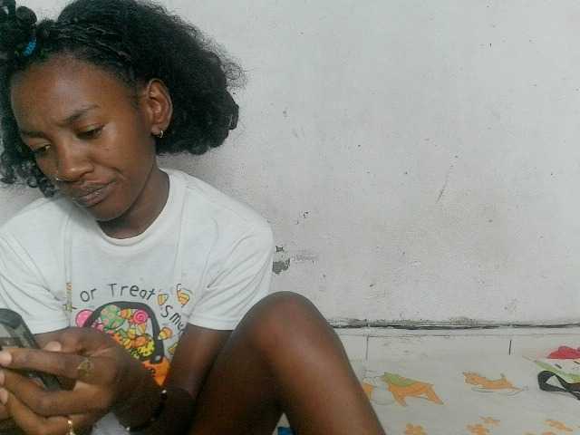 Claudiaah live cam on BongaCams