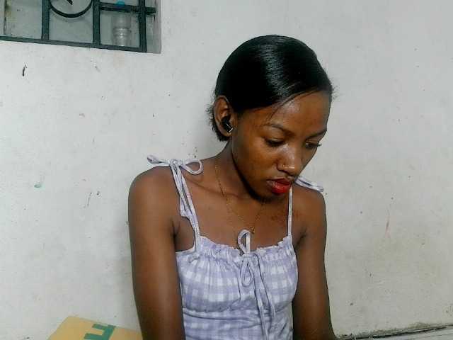 Claudiaah live cam on BongaCams