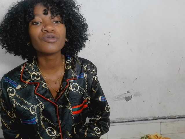 Claudiaah live cam preview
