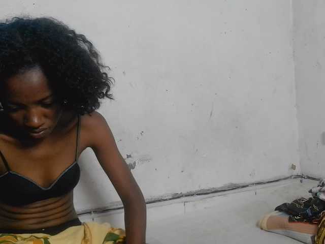 Claudiaah live cam on BongaCams
