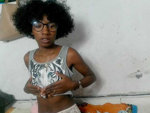 Claudiaah live cam on BongaCams