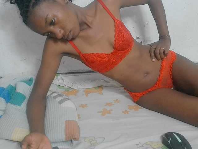 Claudiaah live cam on BongaCams