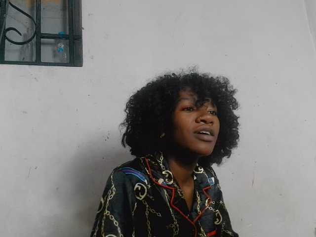 Claudiaah live cam on BongaCams