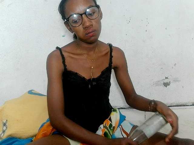 Claudiaah live cam on BongaCams