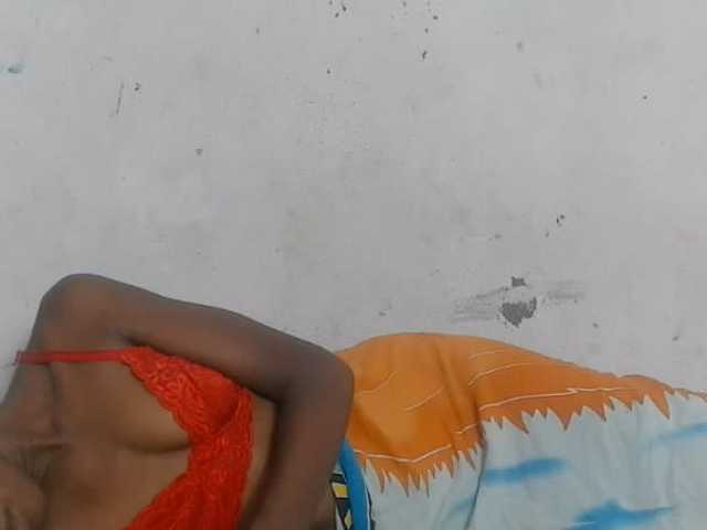 Claudiaah live cam on BongaCams