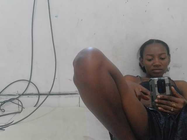 Claudiaah live cam on BongaCams