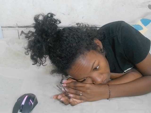 Claudiaah live cam on BongaCams