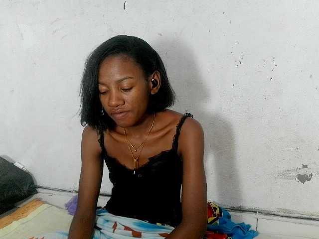 Claudiaah live cam on BongaCams