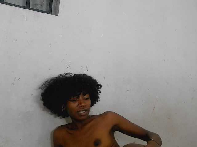 Claudiaah live cam on BongaCams