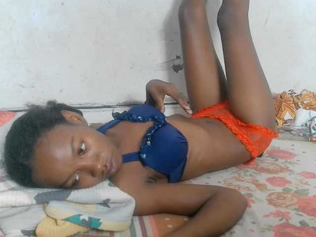 Claudiaah live cam on BongaCams