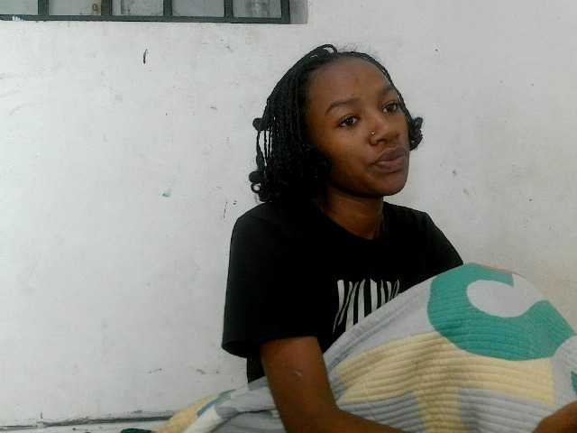 Claudiaah live cam