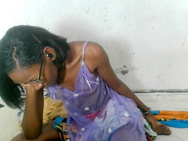 Claudiaah live cam on BongaCams