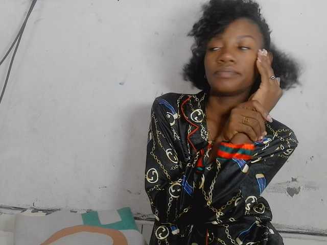 Claudiaah live cam on BongaCams