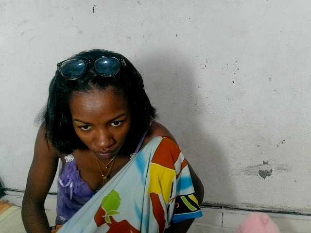 Claudiaah live cam on BongaCams