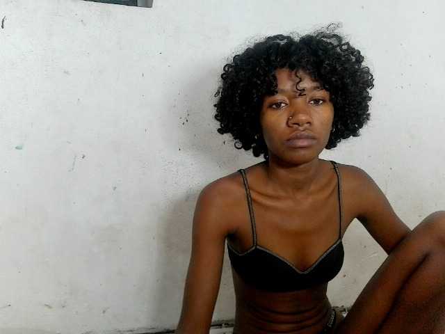 Claudiaah live cam on BongaCams
