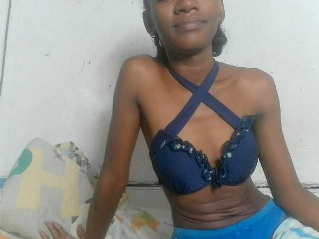 Claudiaah live cam on BongaCams