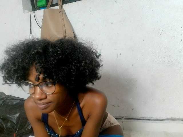 Claudiaah live cam on BongaCams