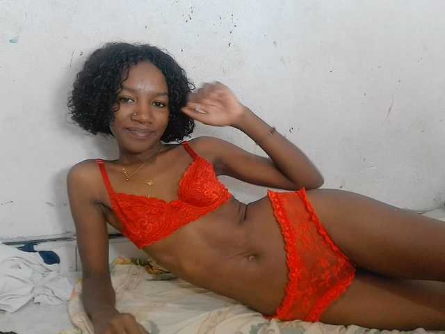 Claudiaah live cam on BongaCams