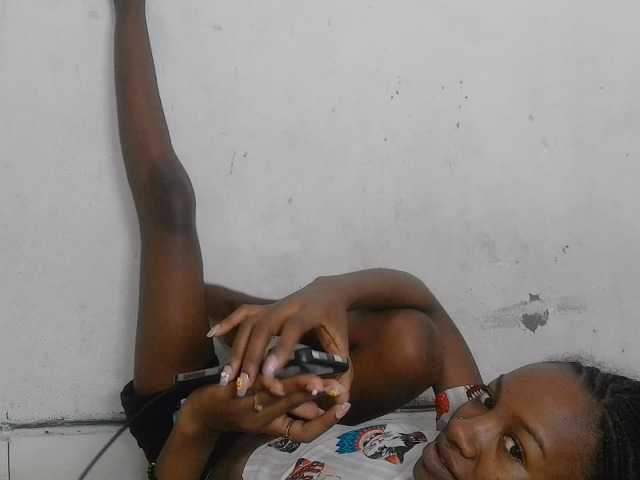 Claudiaah live cam on BongaCams