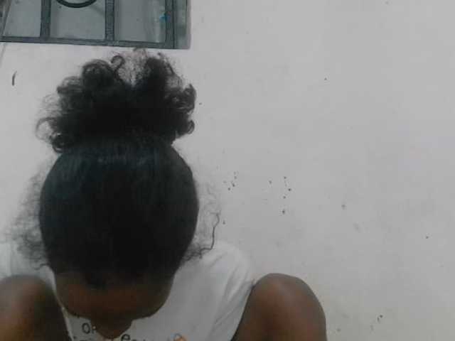 Claudiaah live cam preview