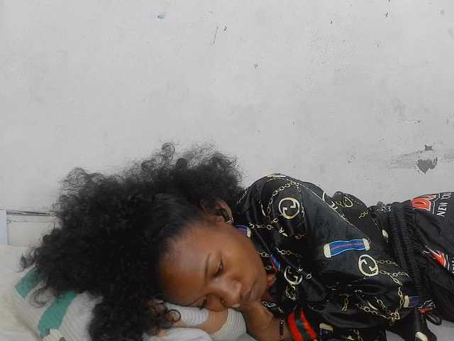 Claudiaah live cam preview