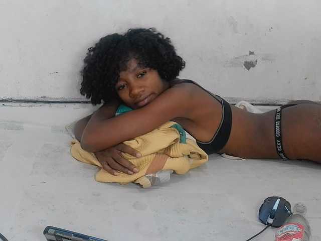 Claudiaah live cam on BongaCams