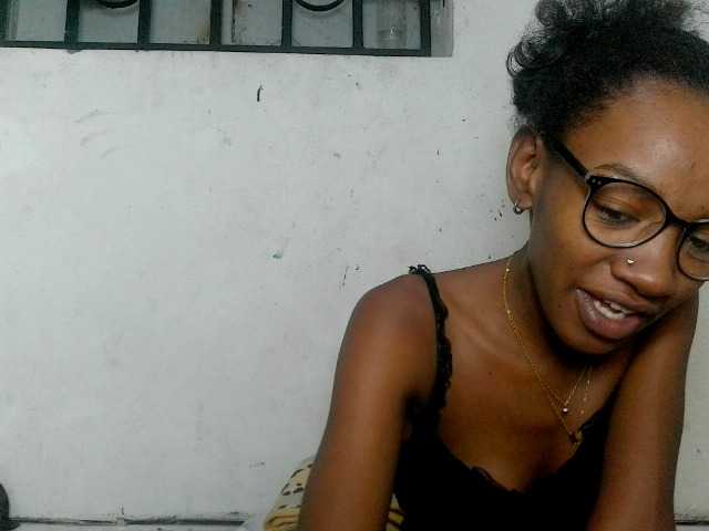 Claudiaah live cam on BongaCams