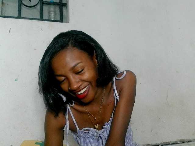 Claudiaah live cam on BongaCams