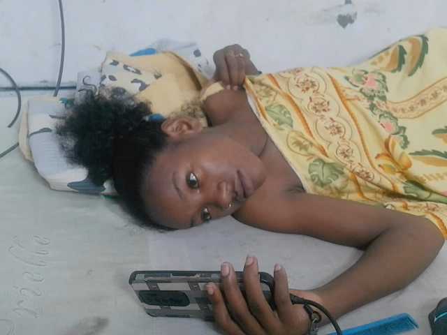 Claudiaah live cam on BongaCams