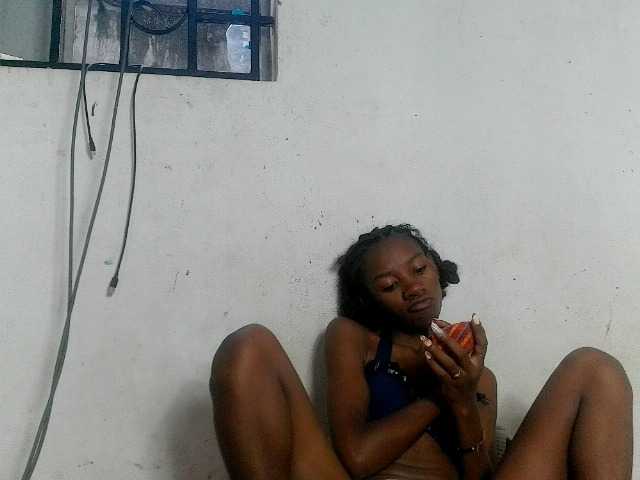 Claudiaah live cam on BongaCams