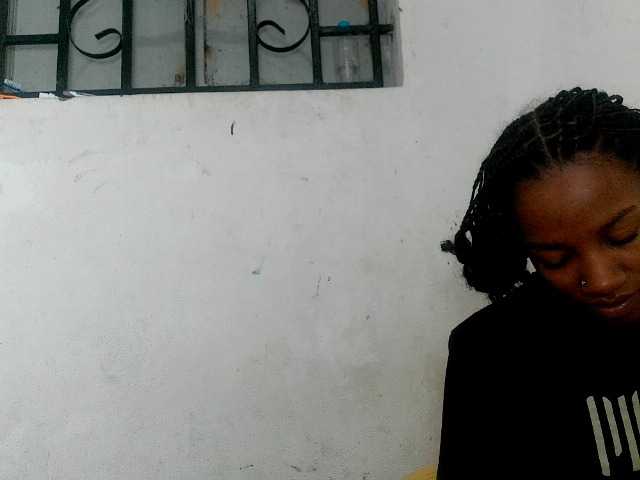 Claudiaah live cam