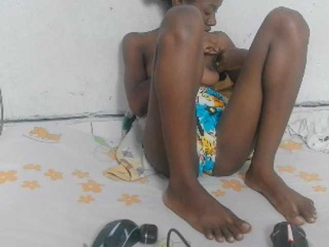 Claudiaah live cam on BongaCams