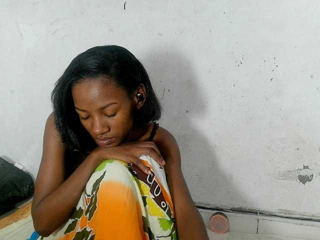 Claudiaah live webcam show