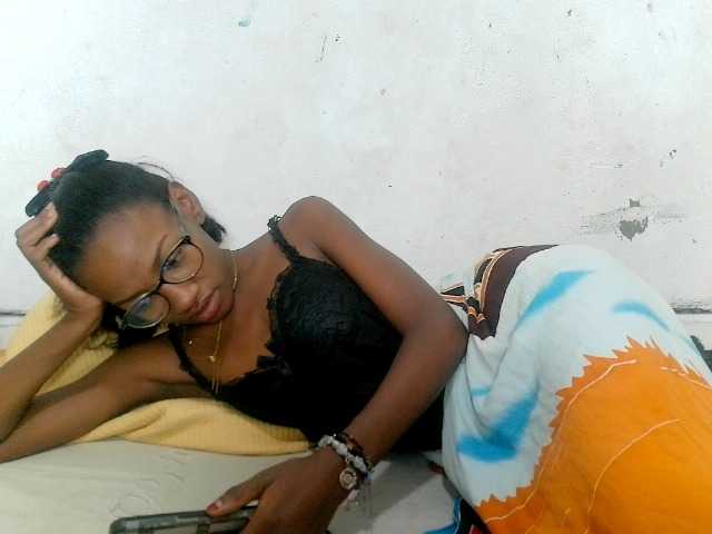 Claudiaah live webcam show