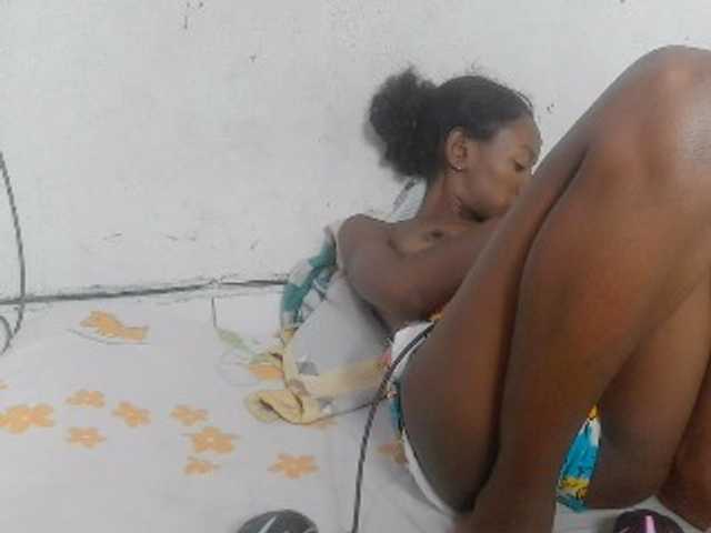 Claudiaah live cam on BongaCams