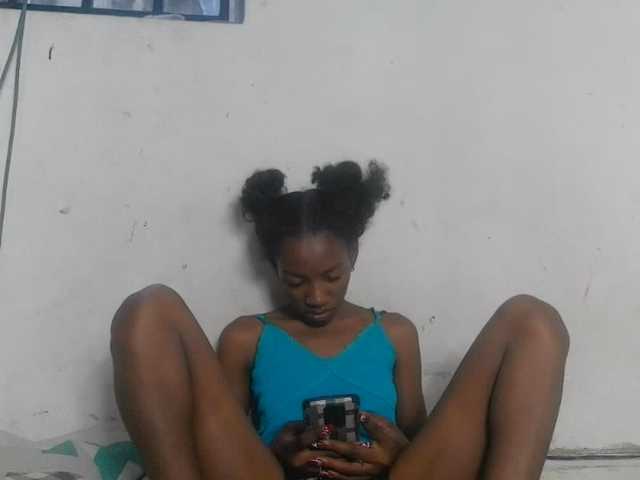 Claudiaah live cam on BongaCams