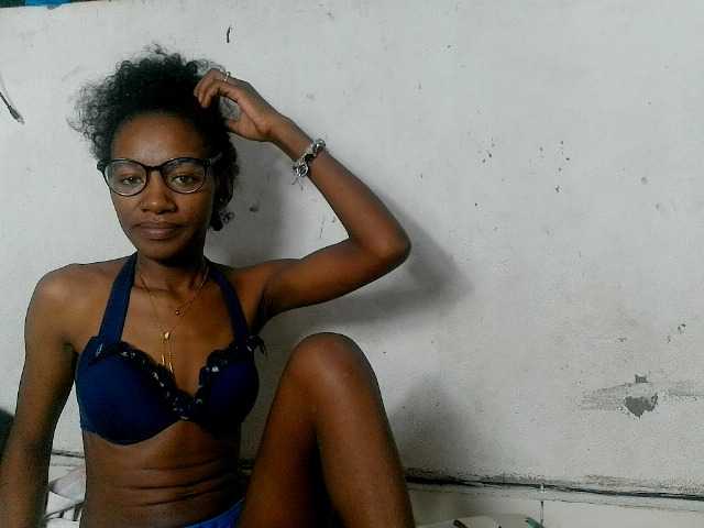 Claudiaah live cam on BongaCams
