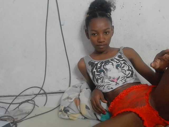 Claudiaah live cam on BongaCams