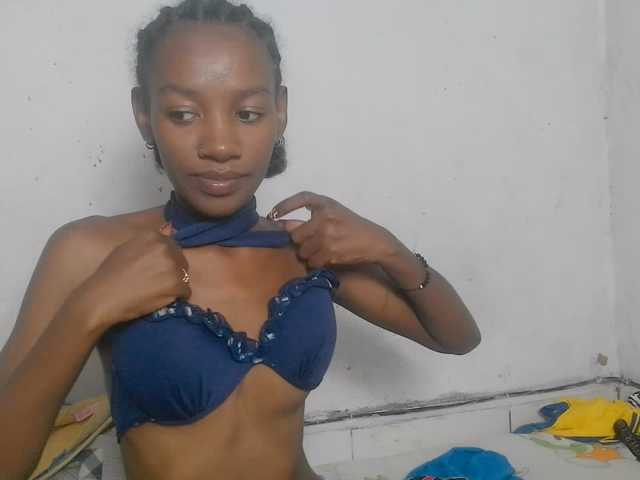 Claudiaah live cam on BongaCams