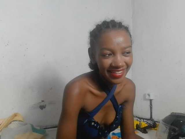 Claudiaah live cam on BongaCams