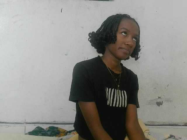 Claudiaah live cam