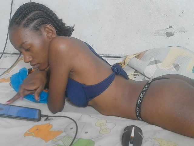 Claudiaah live cam on BongaCams