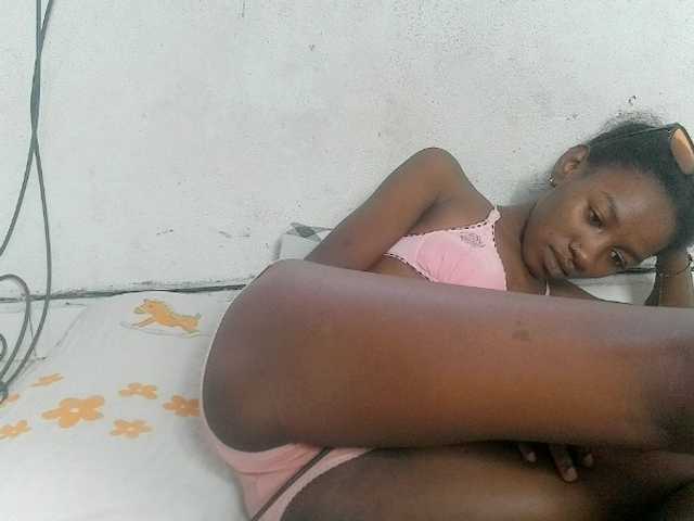 Claudiaah live cam on BongaCams