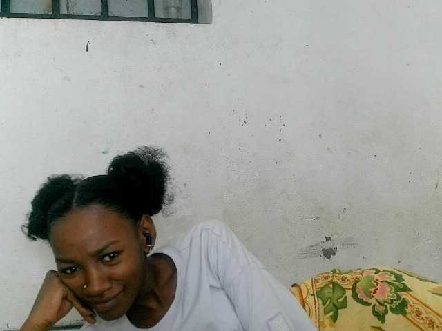 Claudiaah live cam on BongaCams