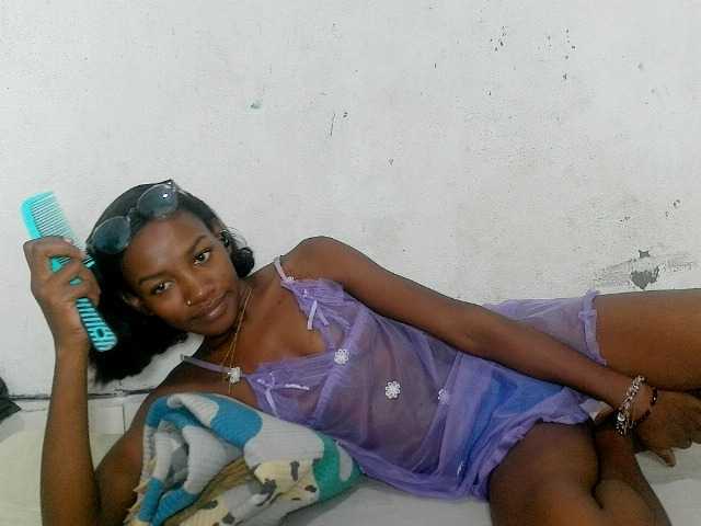 Claudiaah live cam on BongaCams