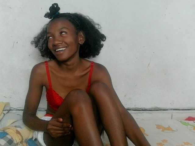 Claudiaah live cam on BongaCams