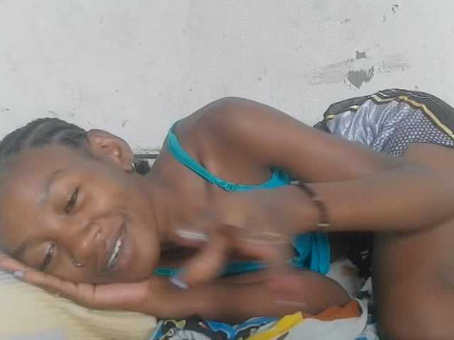 Claudiaah live cam on BongaCams