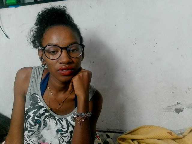 Claudiaah live cam on BongaCams