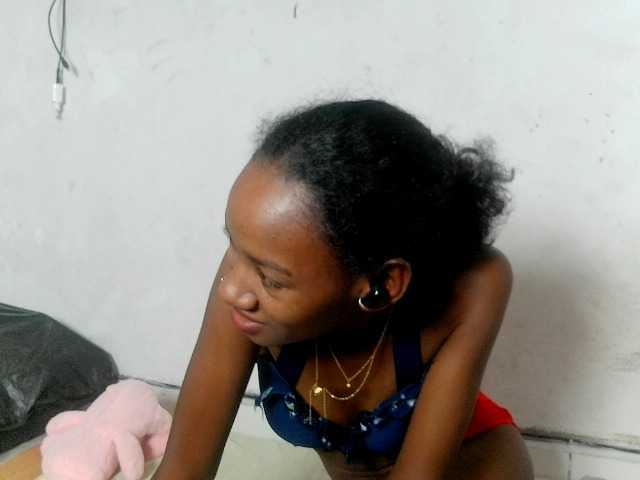 Claudiaah live cam on BongaCams