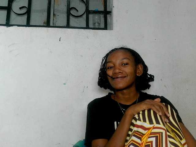 Claudiaah live cam on BongaCams